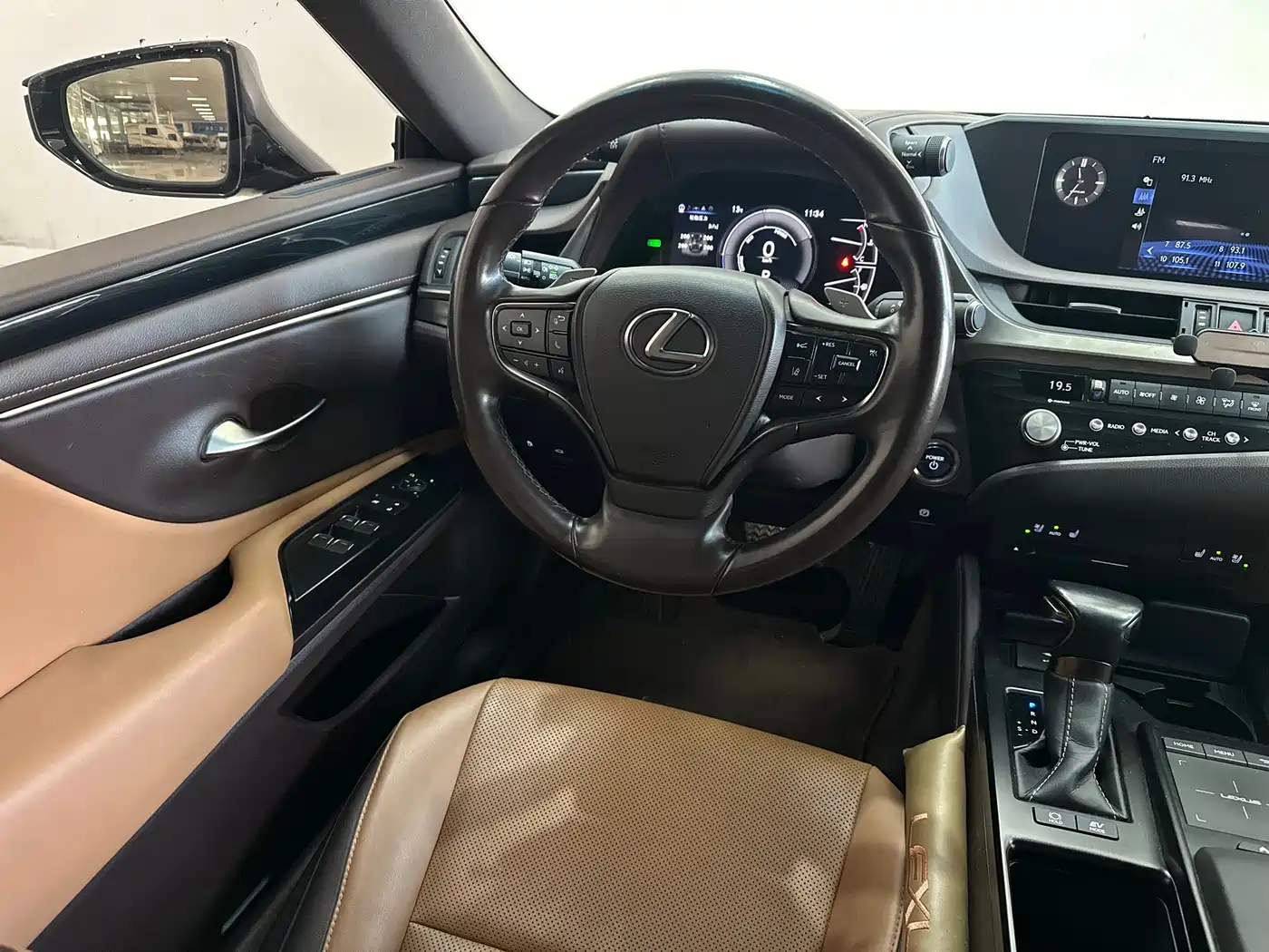 Lexus ES 2020 300h Ultimate Edition фото 11