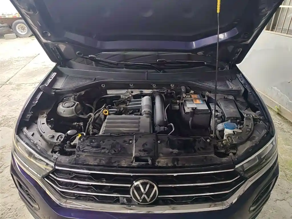 VOLKSWAGEN T-ROC EXPLORING SONGS