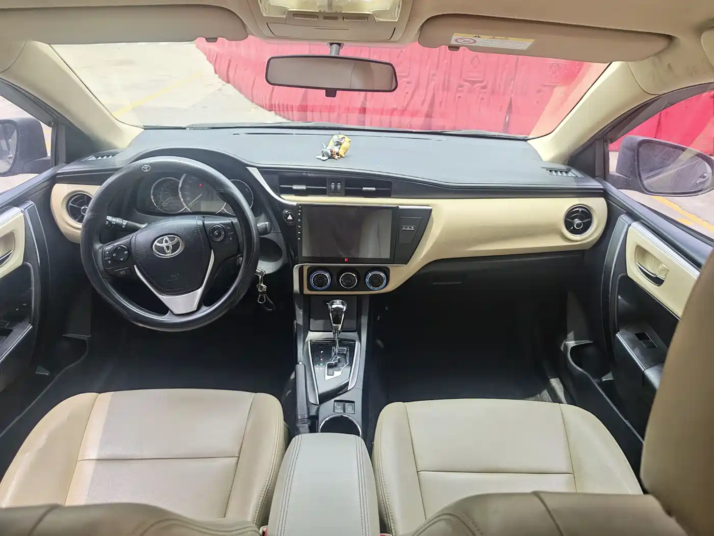 Toyota Corolla 2017 1.2T CVT GL фото 9