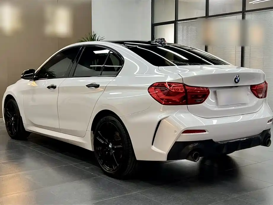 BMW 1 Series 2022 125i M Sport Shadow Edition фото 7