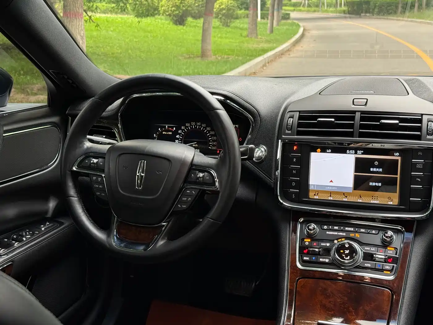 Photo 23 - Lincoln Continental