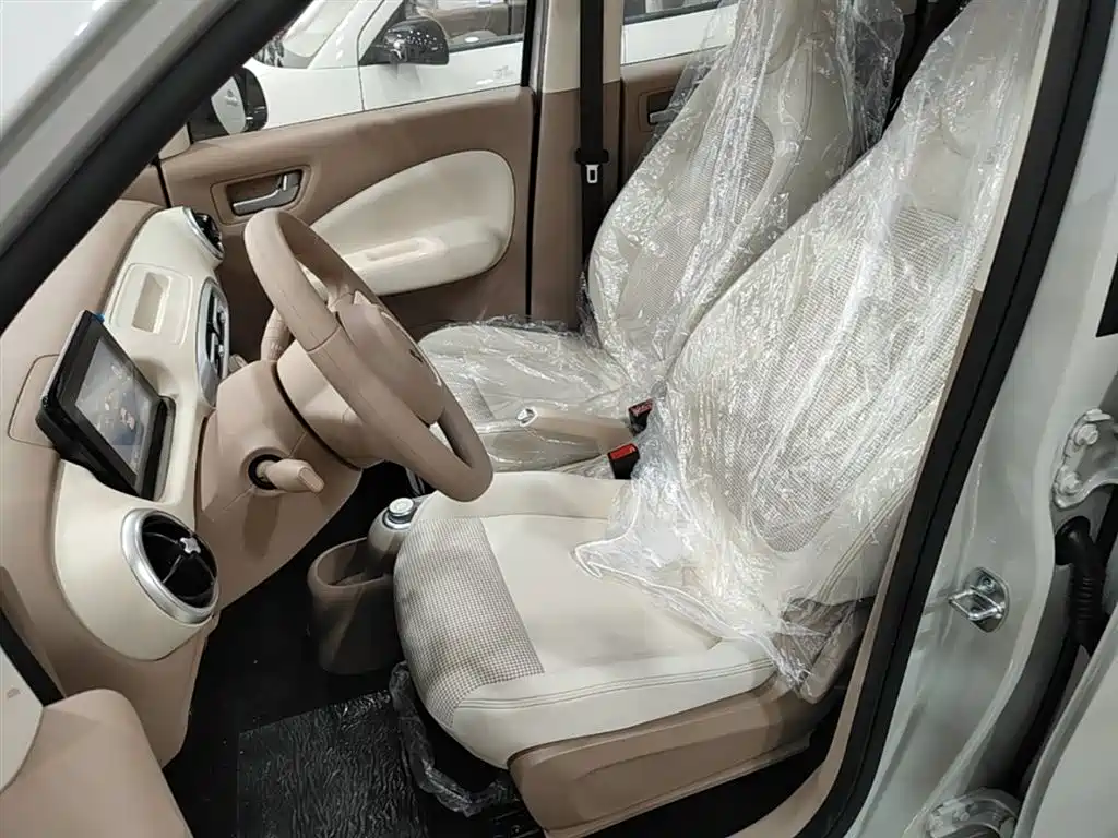 Wuling Motors Hongguang MINIEV 2026 2025 4-Door Advanced