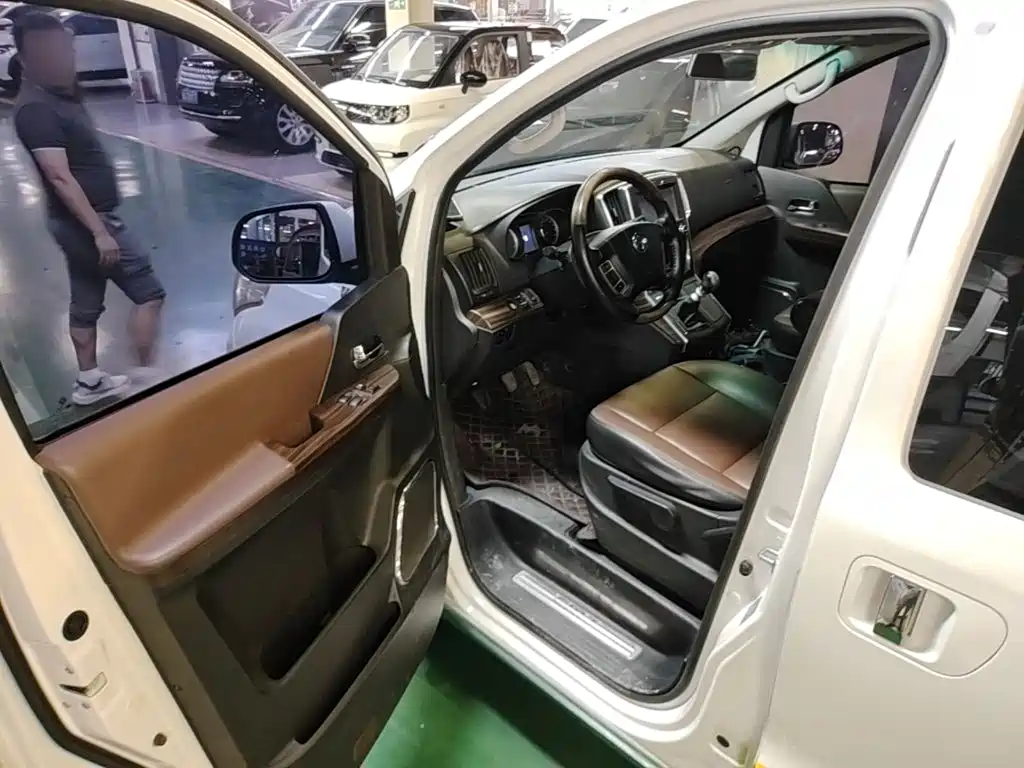 Dongfeng Fengxing Fengxing CM7 2016 2016 2.0T Manual Luxury