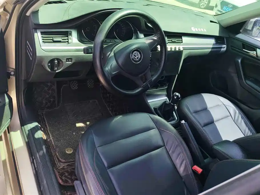 Volkswagen Bora 2016 Model 1.6L Manual Fashion фото 12