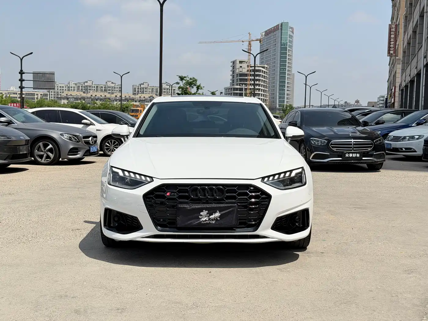 Audi A4L 2020 40 TFSI Luxury Elegance фото 2