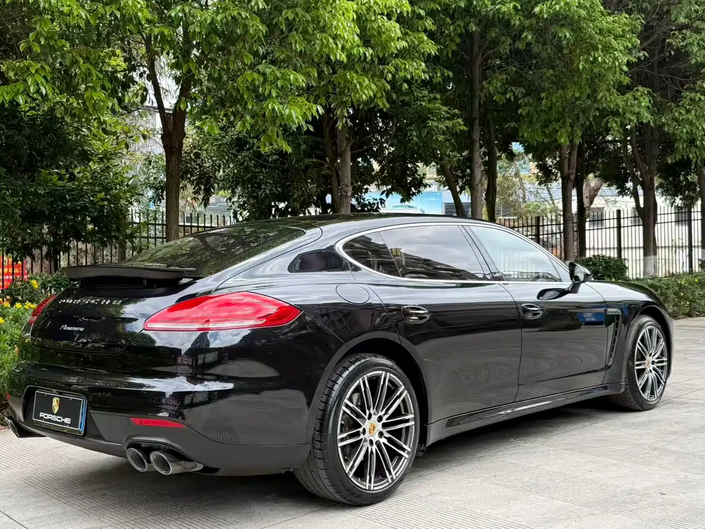 Porsche Panamera 2016 Panamera Executive Edition 3.0T фото 43