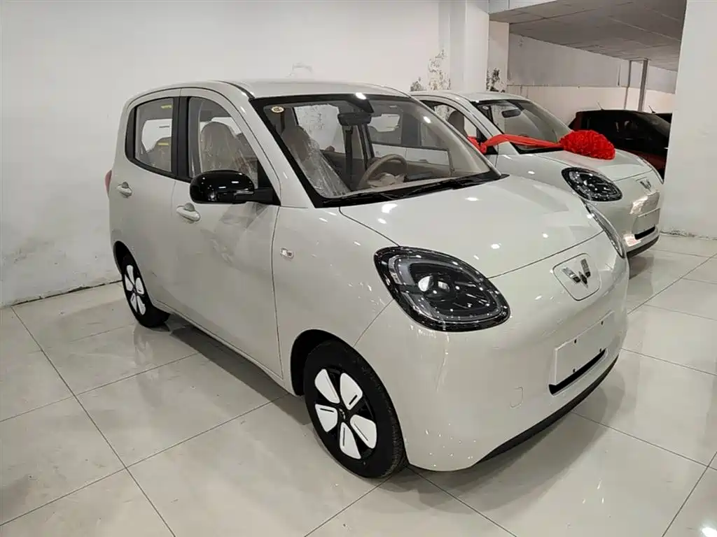 Wuling Motors Hongguang MINIEV 2026 2025 4-Door Advanced