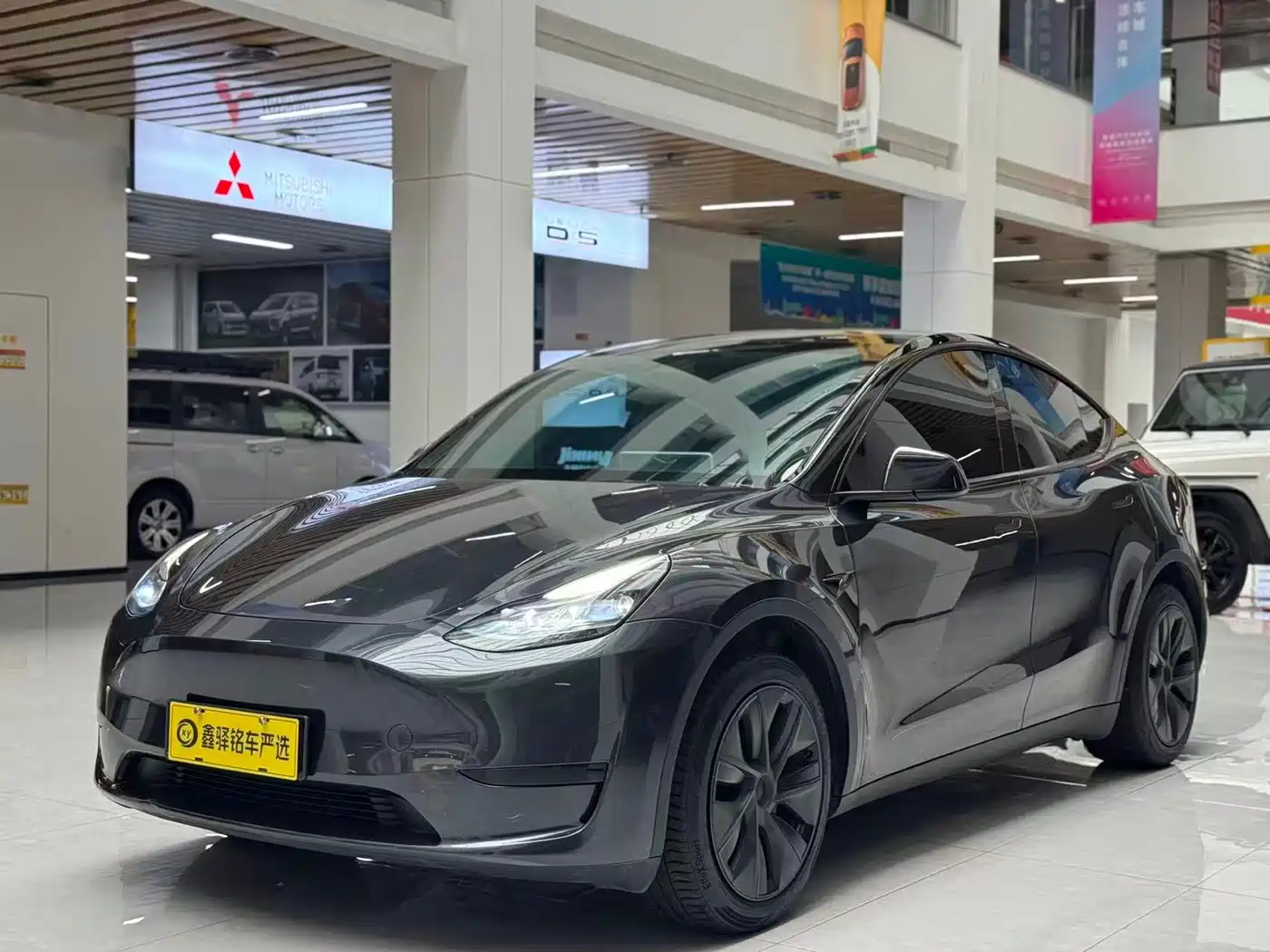 TESLA MODEL Y