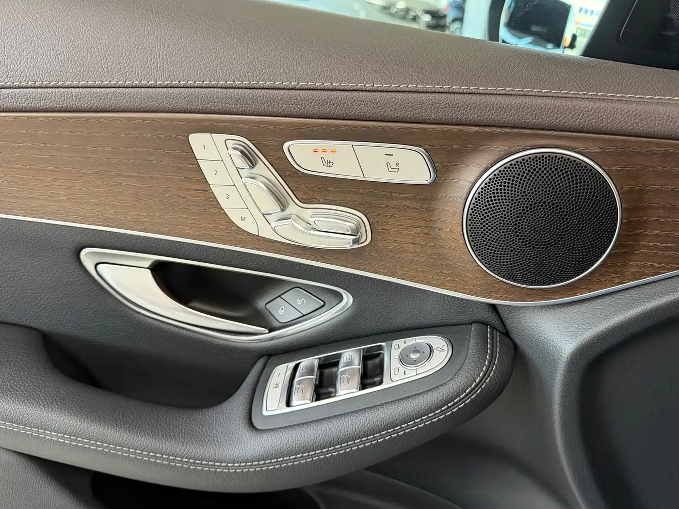 Mercedes-Benz GLC 2021 GLC 260 L 4MATIC Luxury фото 12