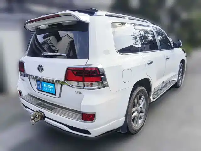 Toyota Land Cruiser (Import) 2015 4.6L V8 Middle East Limited Edition — фото 2