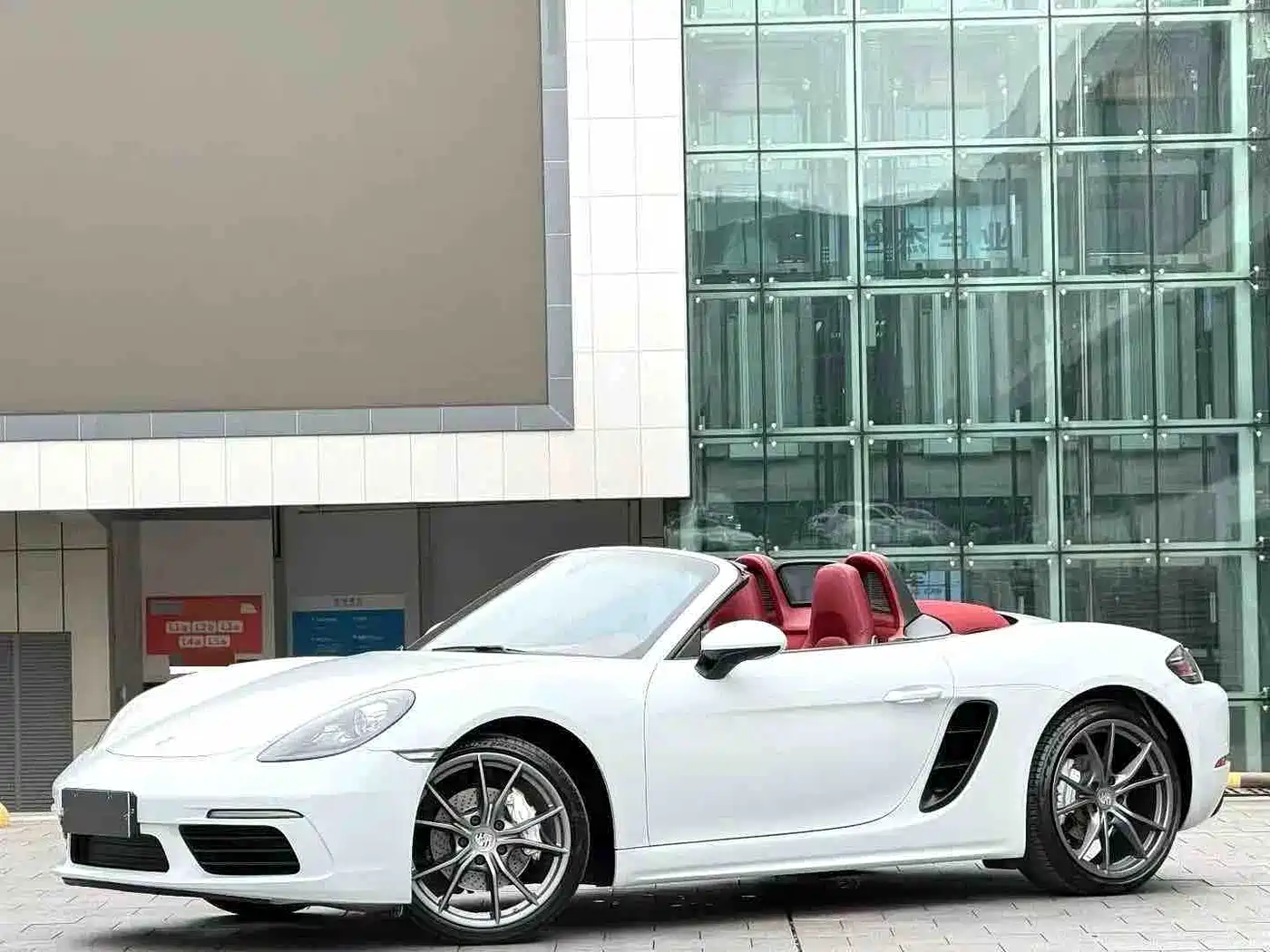 Porsche 718