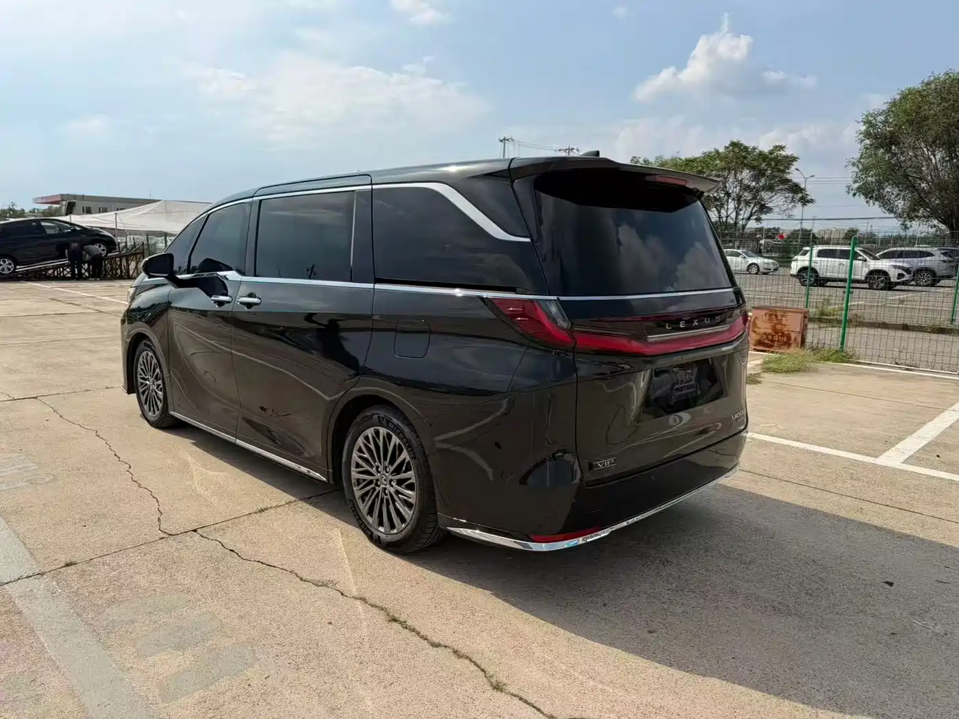 Lexus LM 2025 2025 Model 500h Four-Seater Imperial Edition