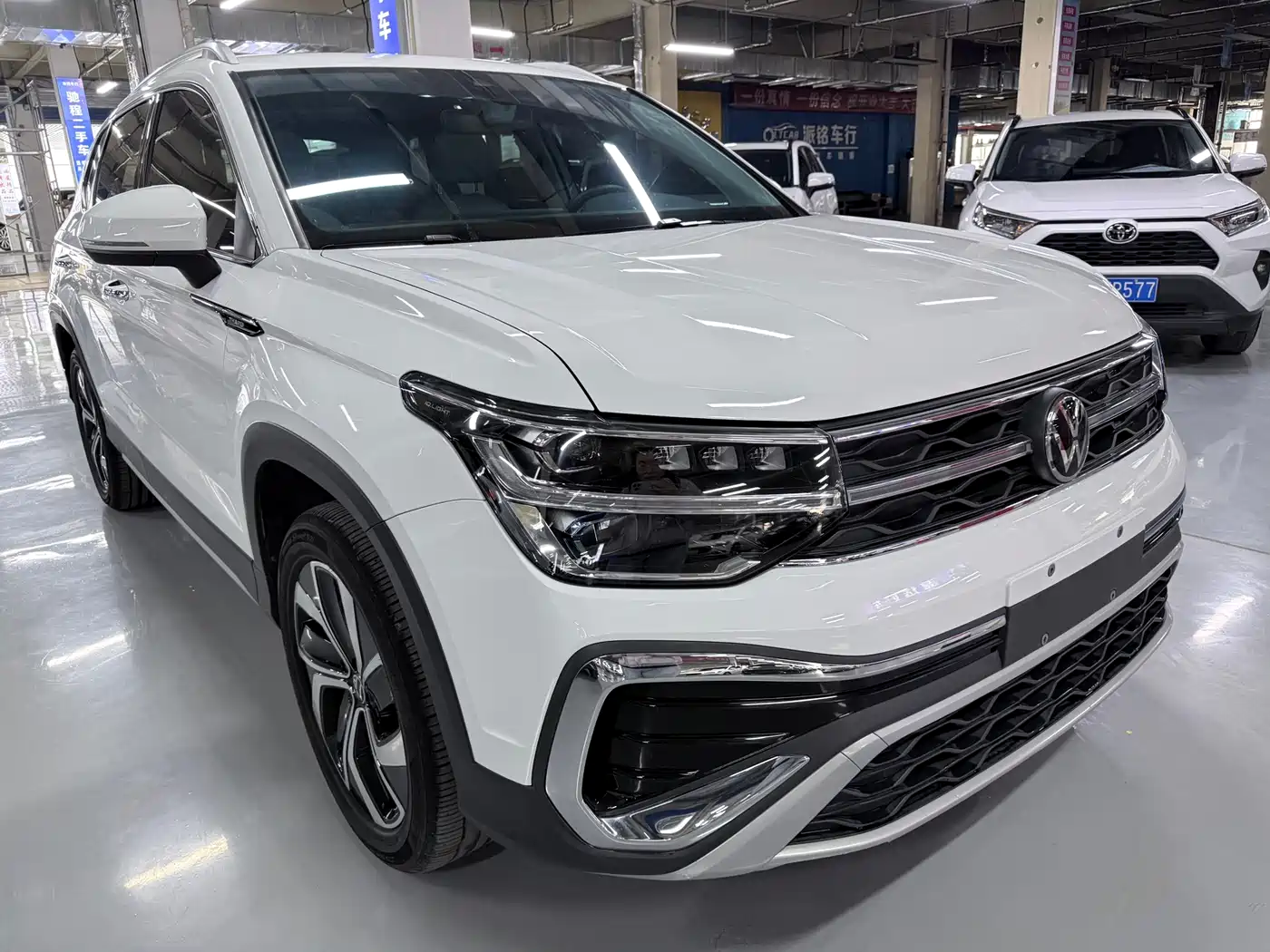 Volkswagen Tharu 2023 300TSI 2WD Moon Premium Edition фото 3