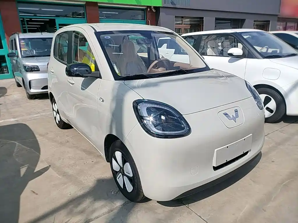 Wuling Motors Hongguang MINIEV 2026 2025 4-Door Advanced