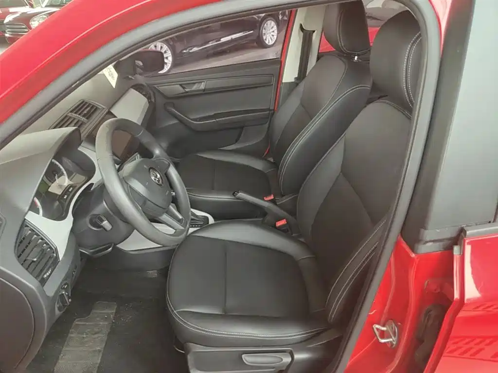 Škoda Fabia 2017 1.4L Auto Car Enjoy Edition фото 15