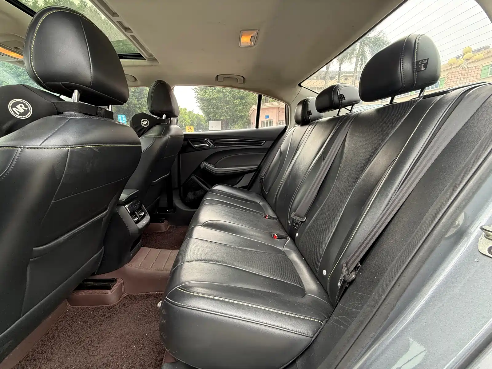 Фото 7 - Roewe i5