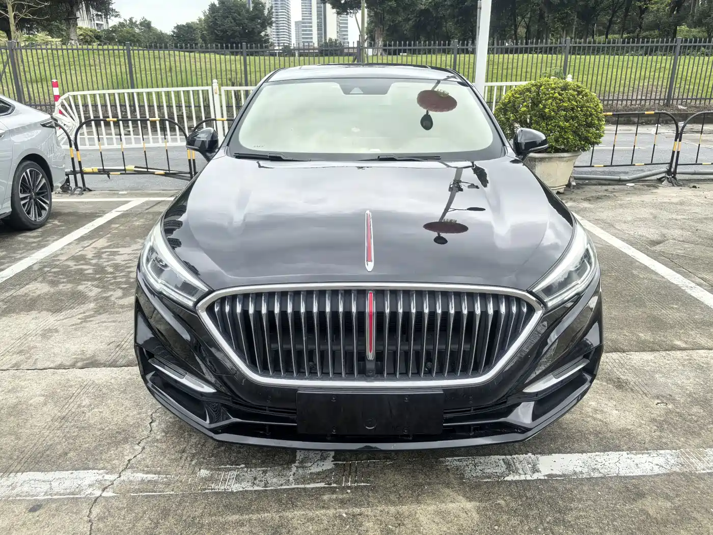Hongqi H5 2020 1.8T Automatic Smart Connection Qi Enjoy Edition фото 2