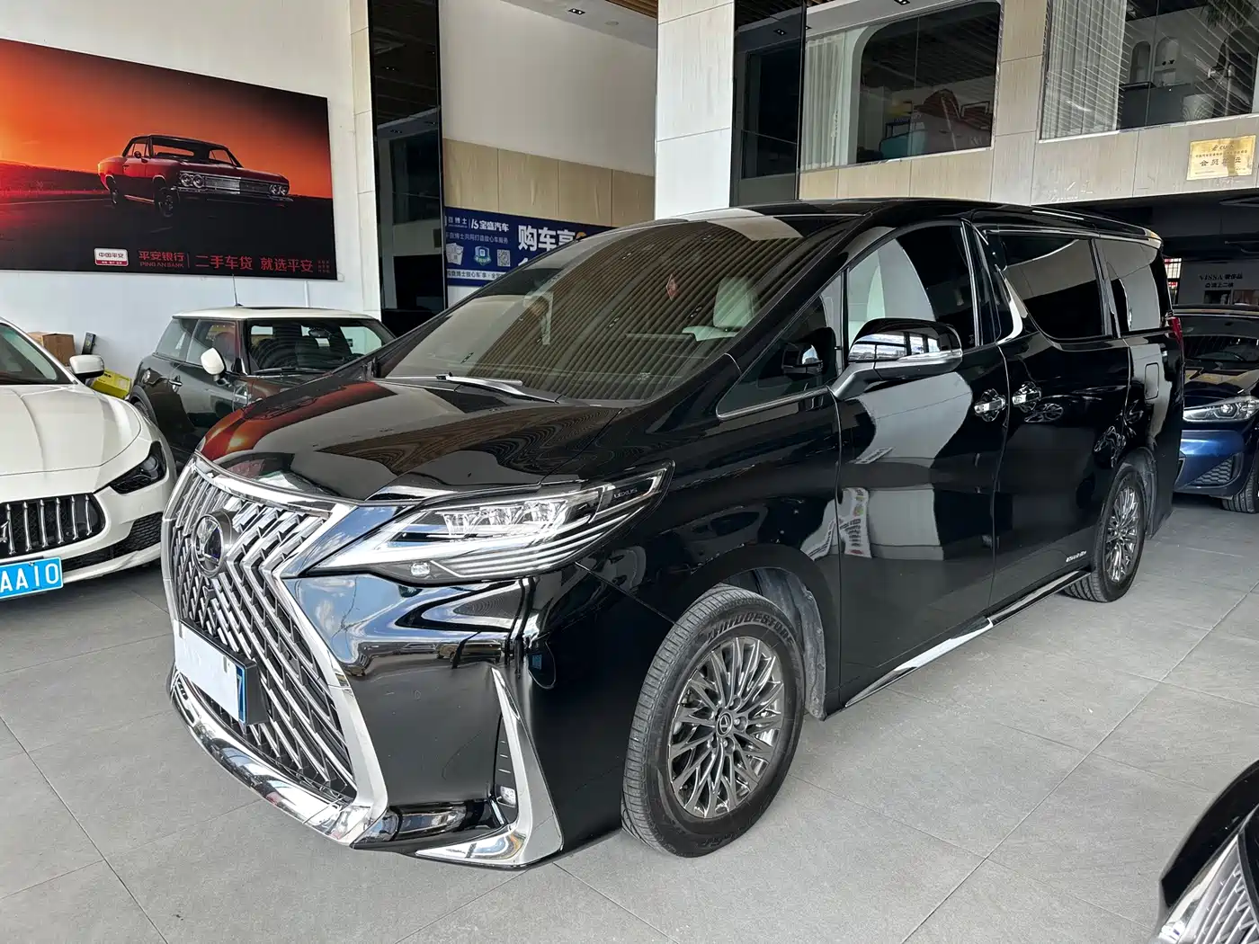 Lexus LM 2020 2020 300h 4-Seat Imperial Edition
