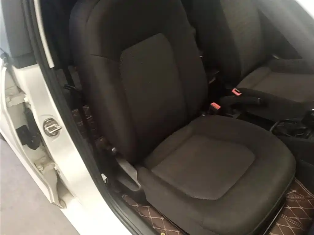 Volkswagen Jetta 2017 1.5L Automatic Fashion фото 25
