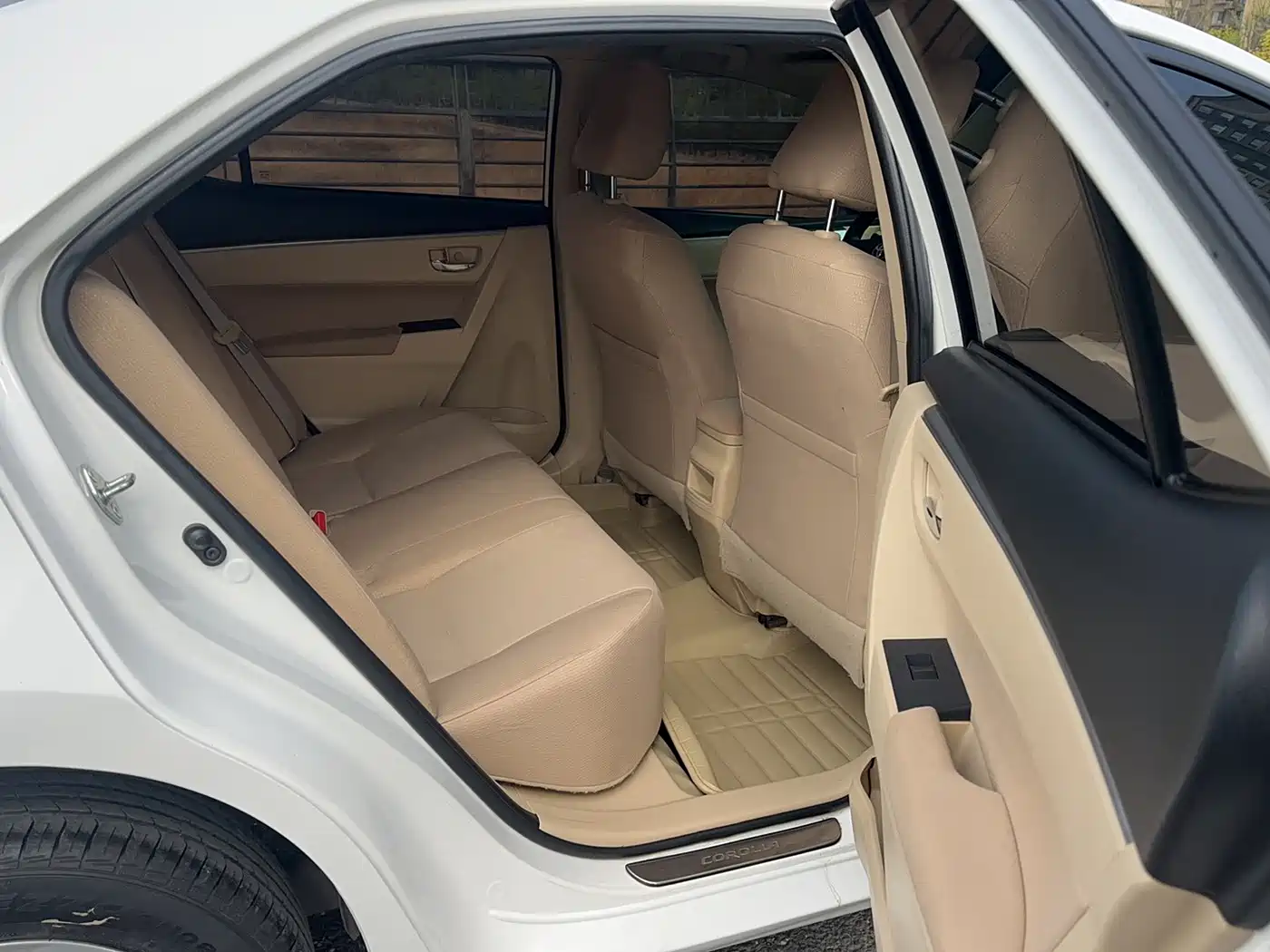 Toyota Corolla 2014 1.6L CVT GL фото 22