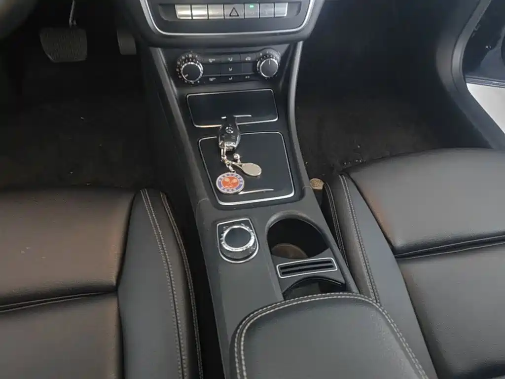 Mercedes-Benz CLA (Import) 2017 Facelift CLA 200 Style фото 14