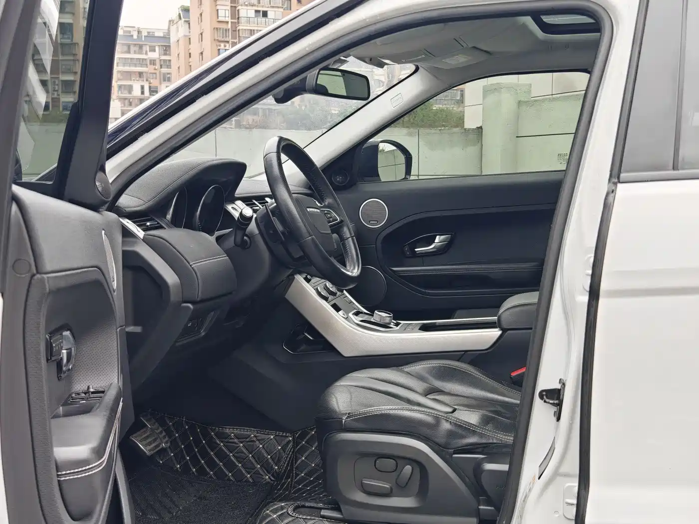 Land Rover Range Rover Evoque (Import) 2014 2.0T 5-door Brilliance Sport фото 8
