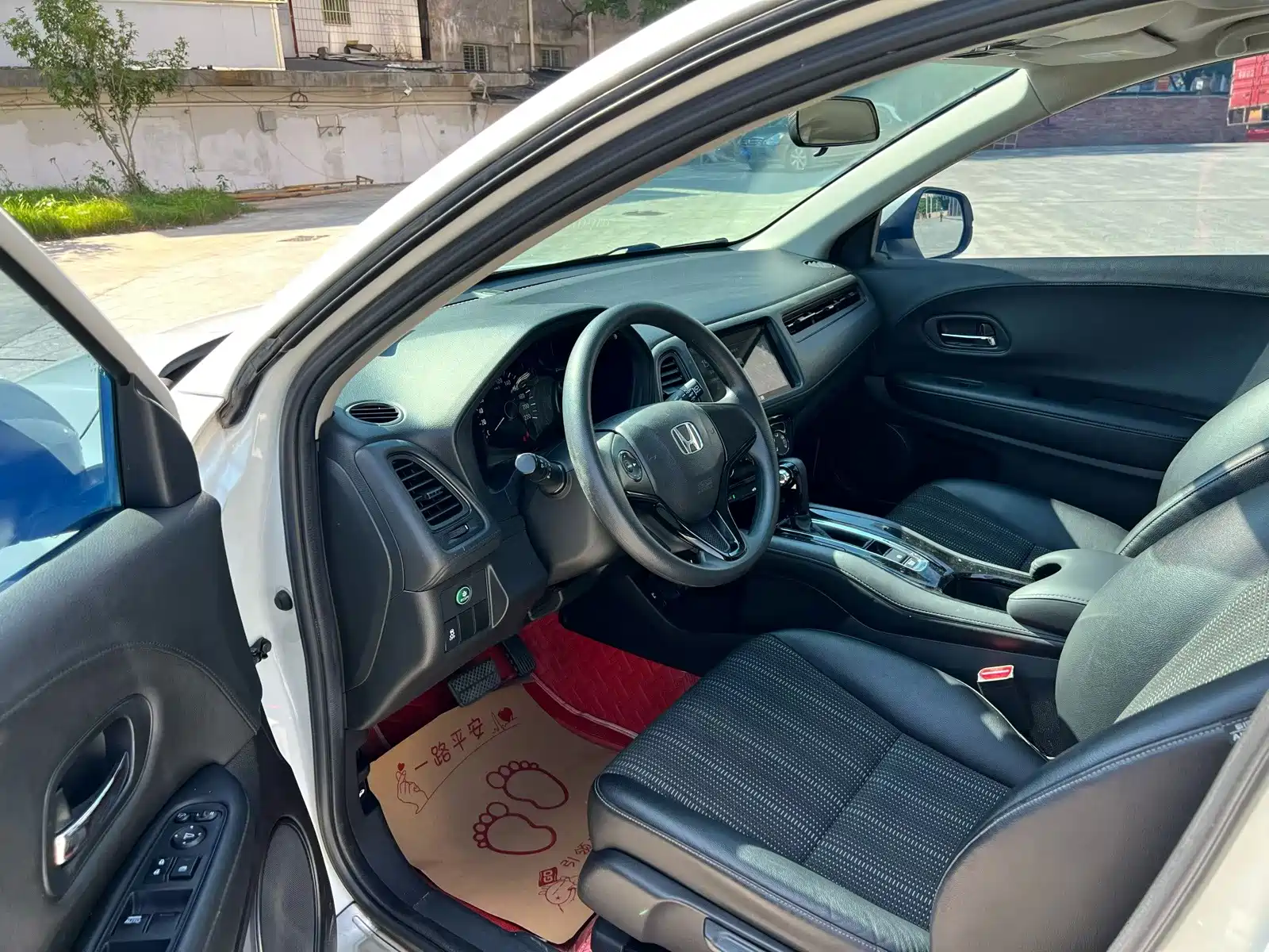 Фото 4 - Honda Vezel