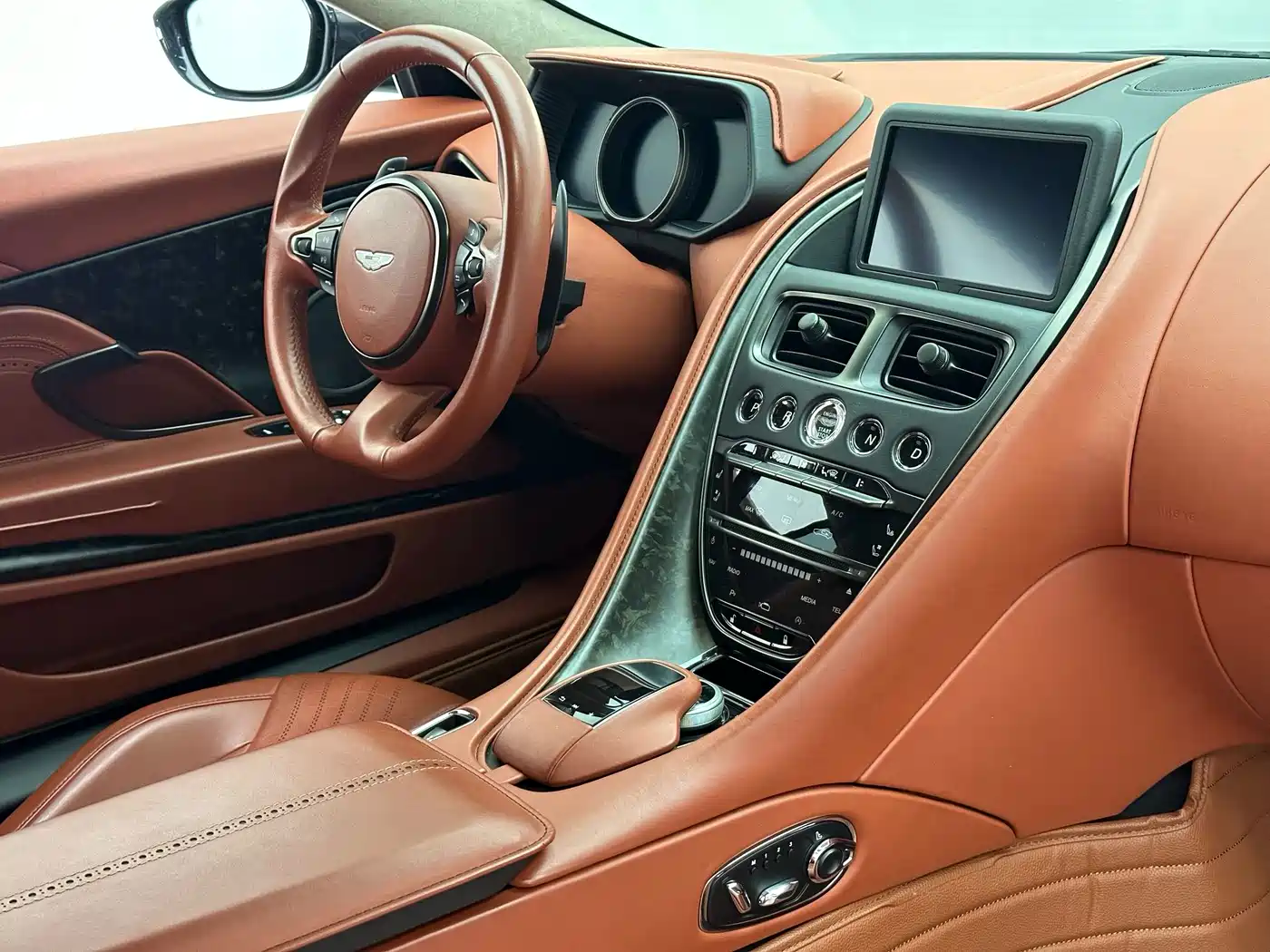 Aston Martin DB11 2020 2019 Model 4.0T V8 Coupe