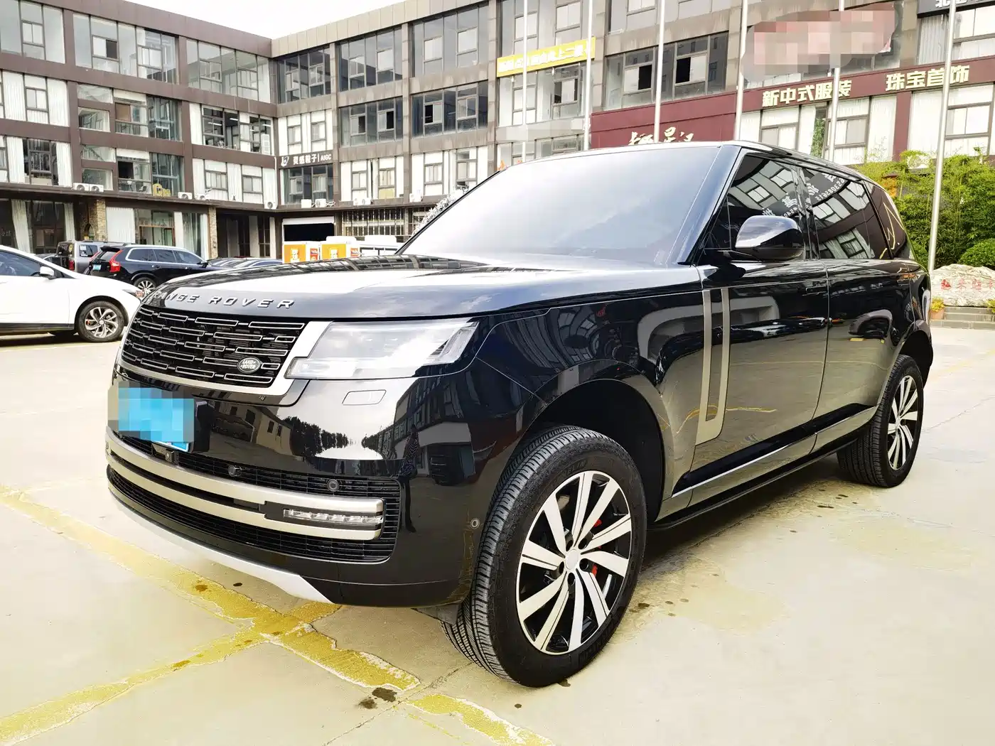 Land Rover Range Rover 2025 2025 3.0 L6 400PS Flourishing Era Extended Wheelbase