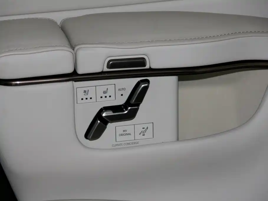 Lexus LM 2024 2023 500h 6-Seater Prestige Edition