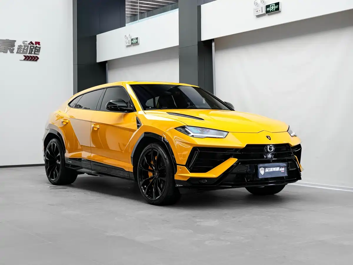 Фото 8 - Lamborghini Urus