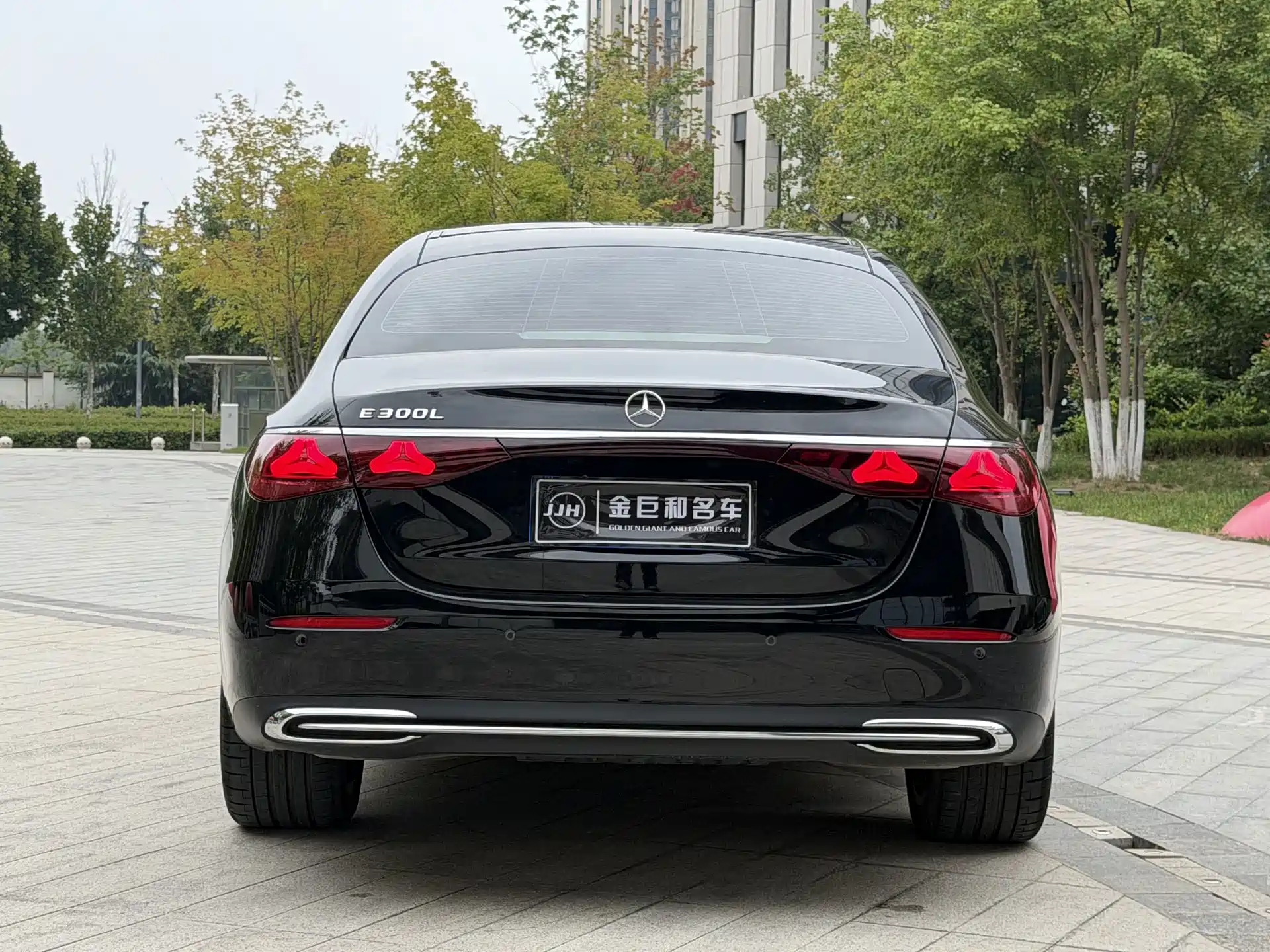 Фото 20 - Mercedes-Benz E-Class