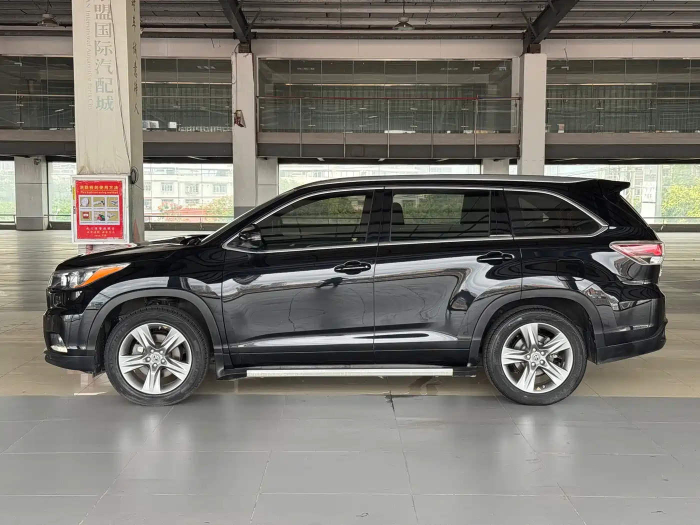 Toyota Highlander 2015 2.0T AWD Ultimate Edition 7-seater фото 3