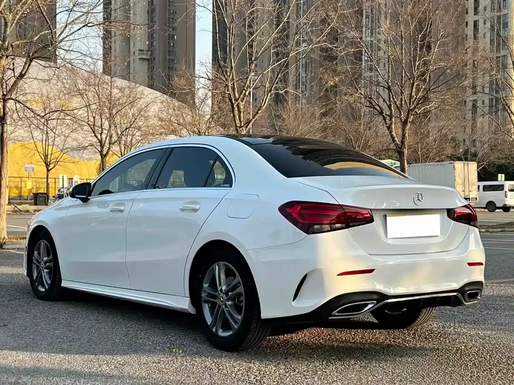 Mercedes-Benz A-Class 2019 A 180 L Sport Sedan фото 9