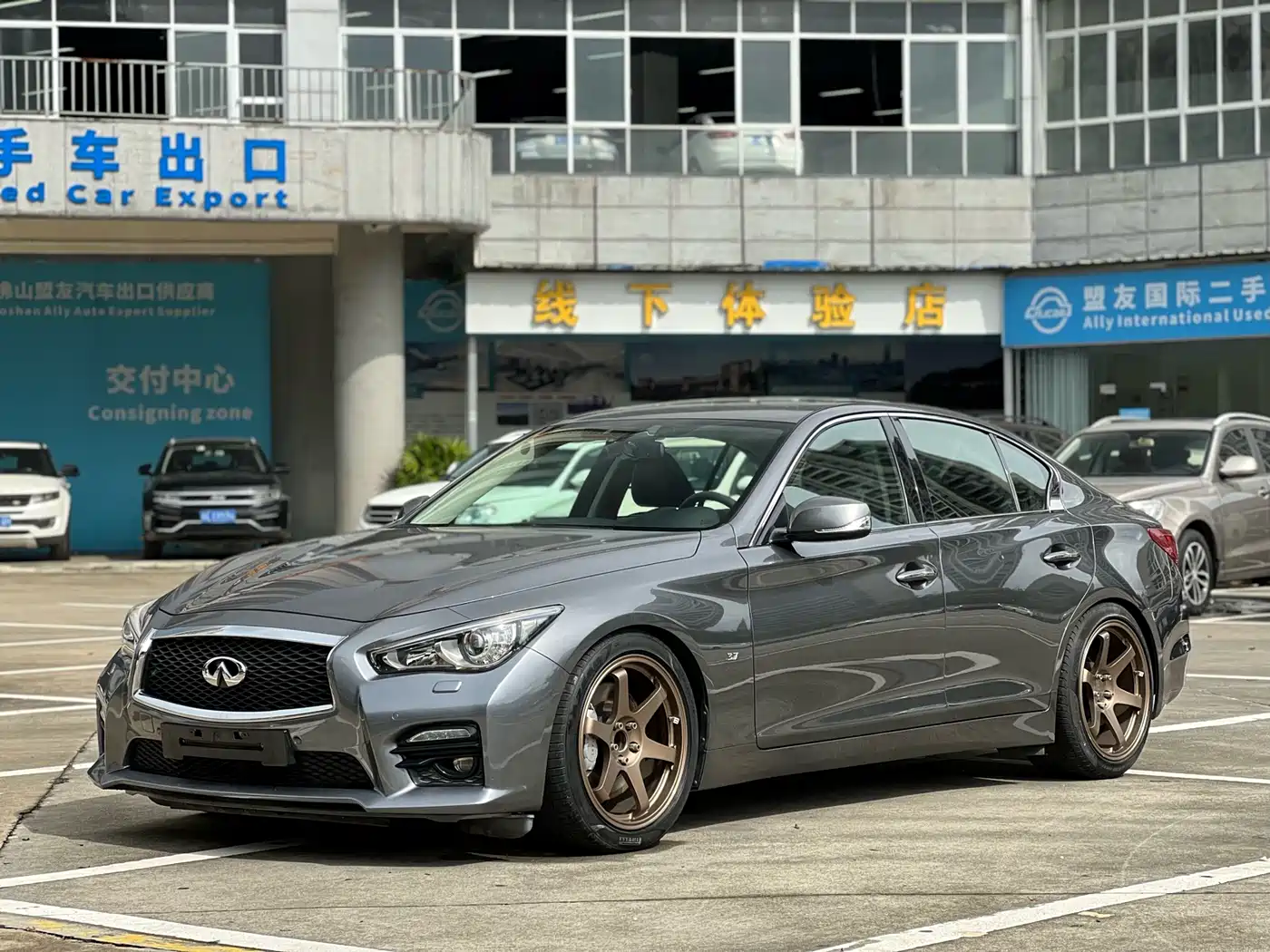 Infiniti Q50 2015 2014 3.7L Luxury Sport