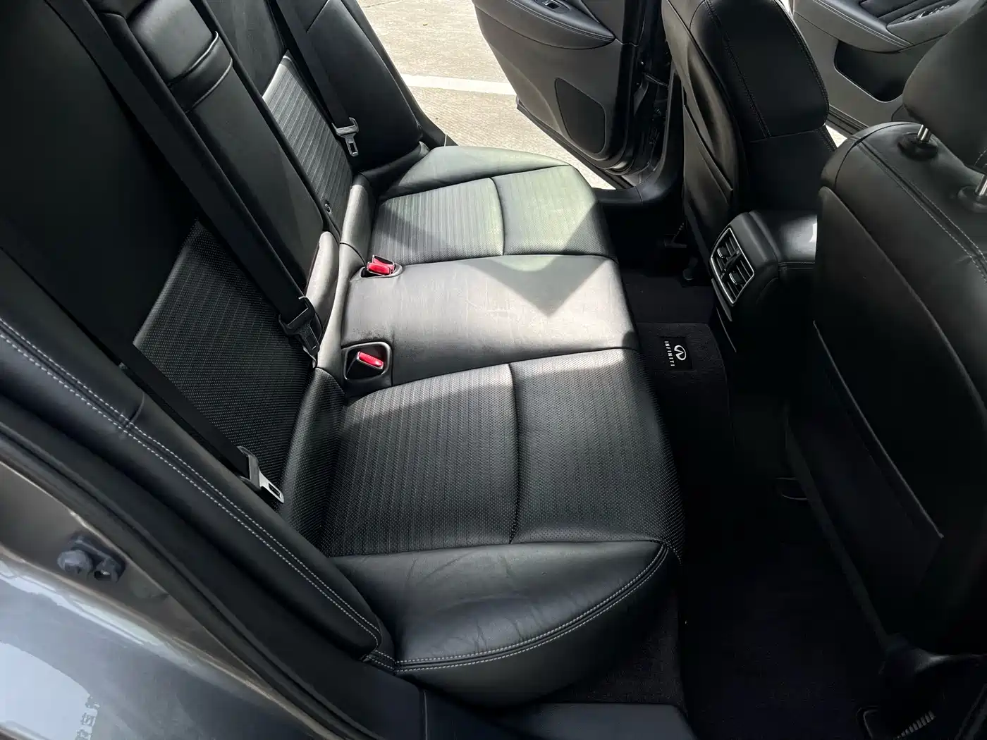 Infiniti Q50 2015 2014 3.7L Luxury Sport