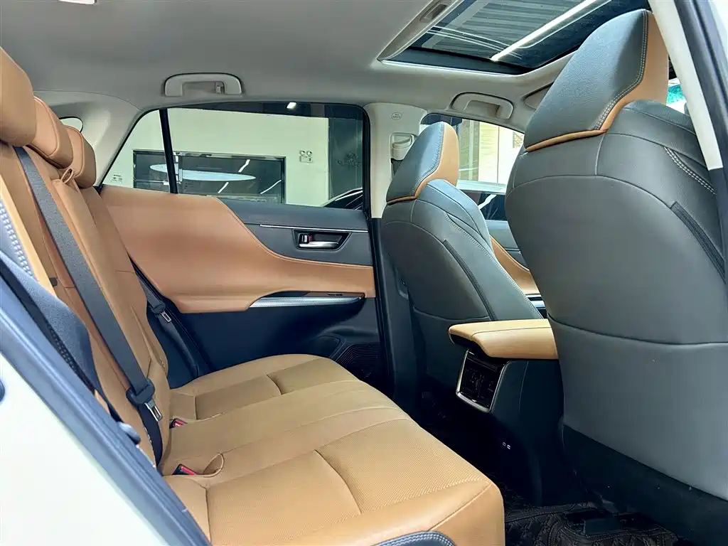 Toyota Venza 2022 2.0L CVT 2WD Premium фото 12