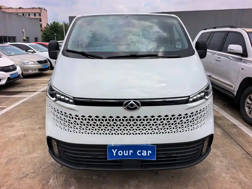 SAIC Maxus Xintu V70 2024 2023 Model 2.0T Elite Manual Short Wheelbase Low Roof 5/6 Seats (125Ps)