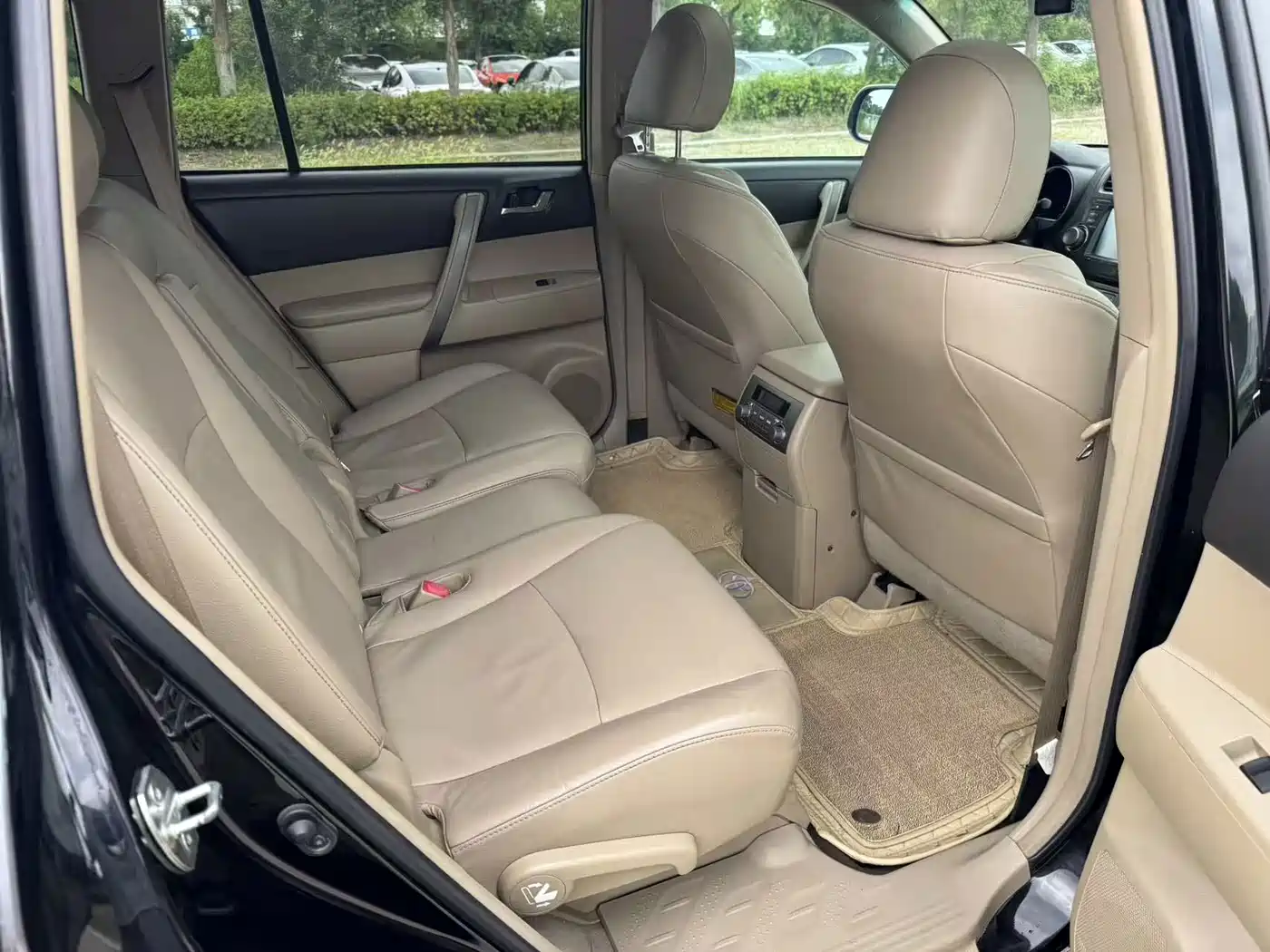 Фото 15 - Toyota Highlander