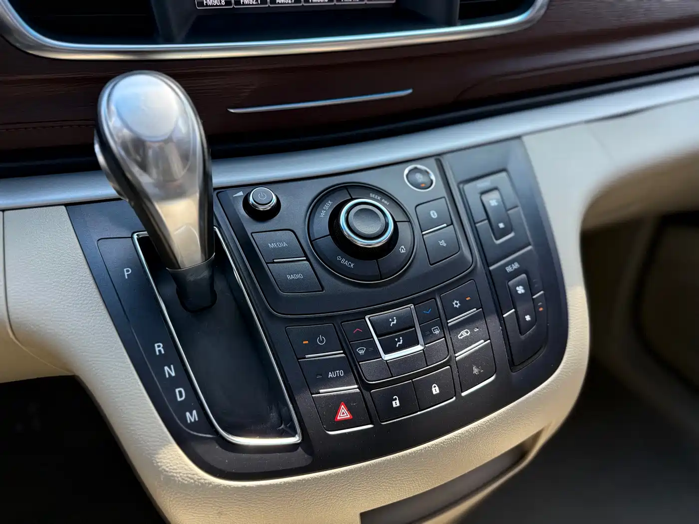 Buick GL8 2018 28T Luxury Model China VI фото 15