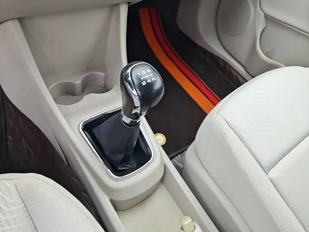 Dongfeng Aeolus Dongfeng Fengshen A60 2015 2016 Model 1.5L Manual Luxury