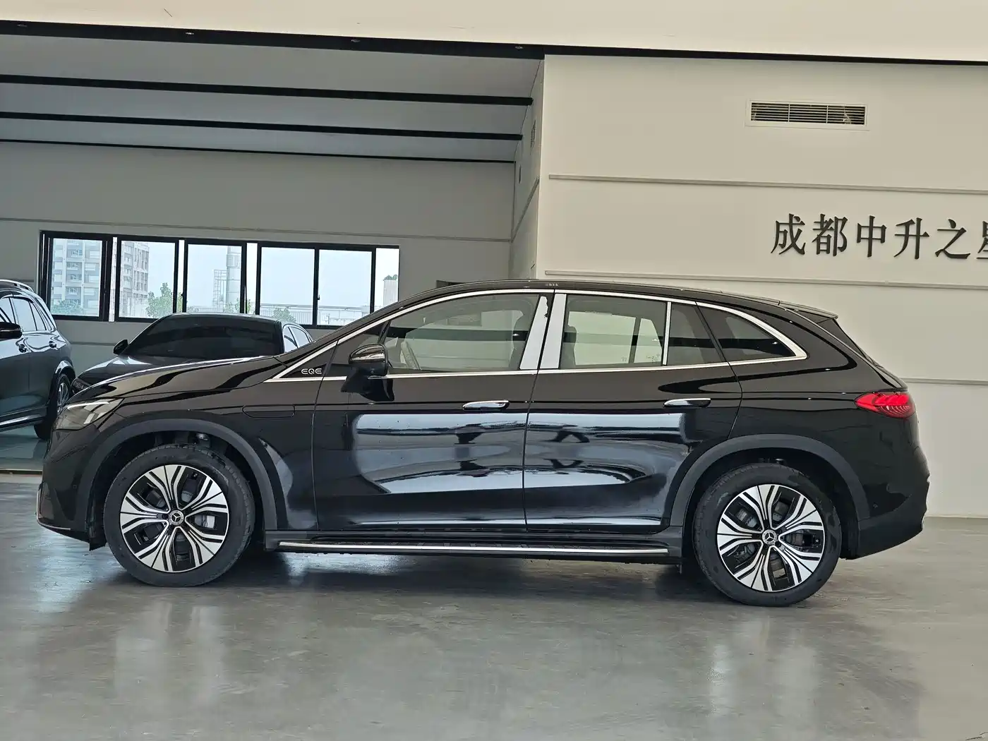 Mercedes-Benz EQE SUV 2026 2024 500 4MATIC Luxury Edition