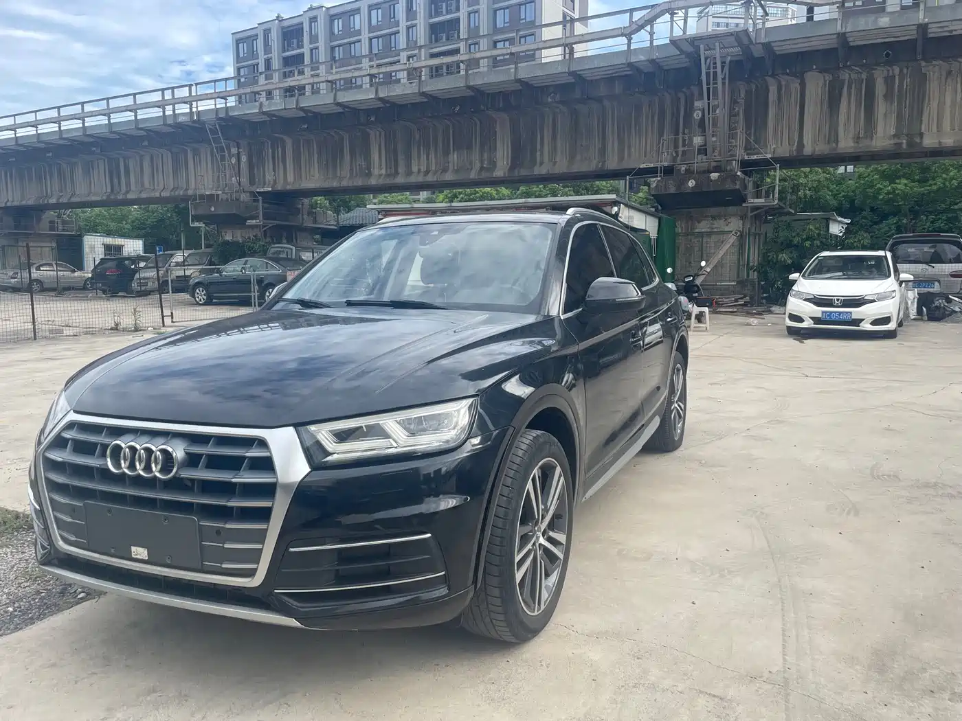 Фото 1 - Audi Q5L