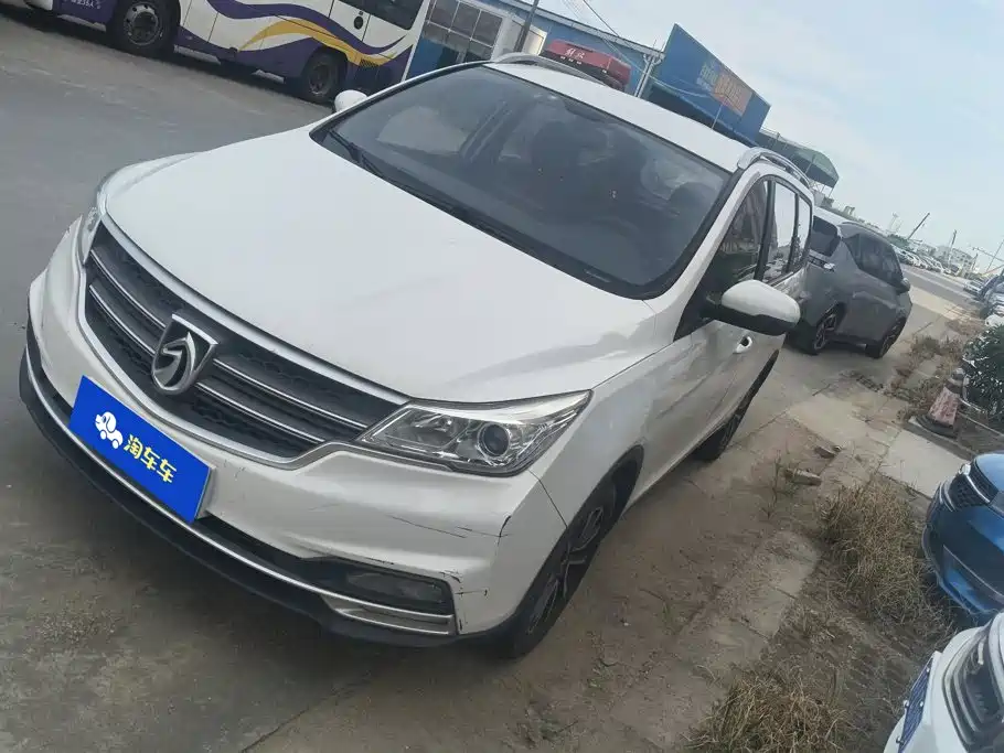 Baojun 730 2020 2019 1.5L Manual Fashion Edition 7-Seater China VI