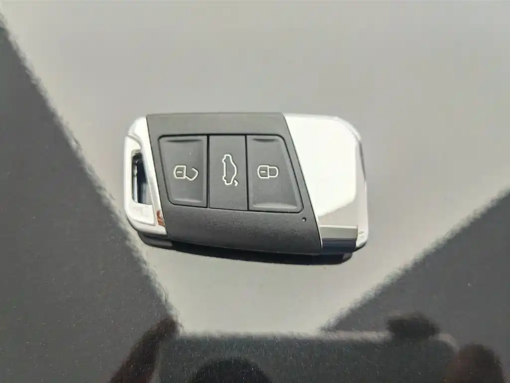 Volkswagen Magotan 2018 280TSI DSG Comfort фото 19
