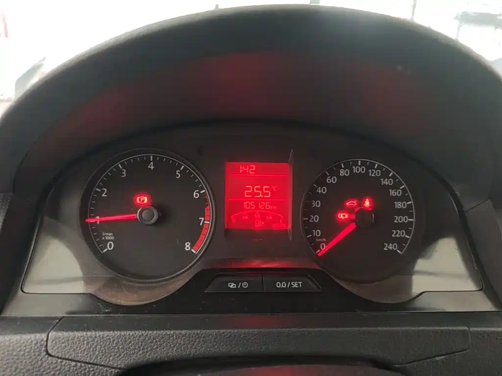 Volkswagen Santana 2015 1.6L Manual Trend Edition фото 12