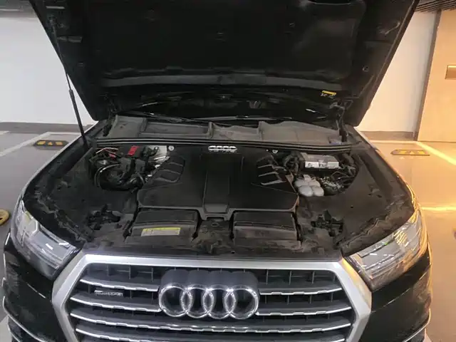 Audi Q7 2018 45 TFSI Technology — фото 3