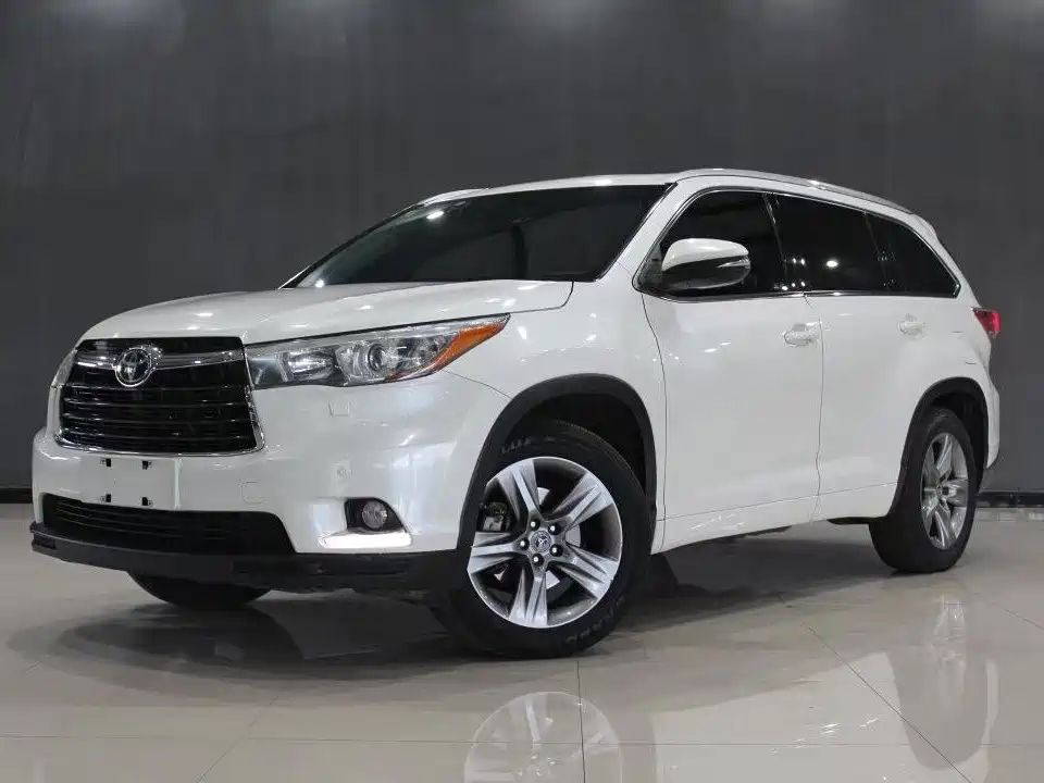 Фото 1 - Toyota Highlander