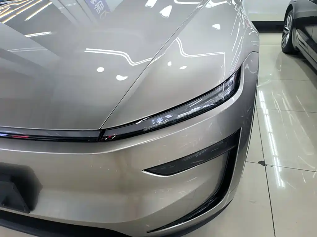 Tesla Model Y L 2026 2025 Facelift Long Range AWD