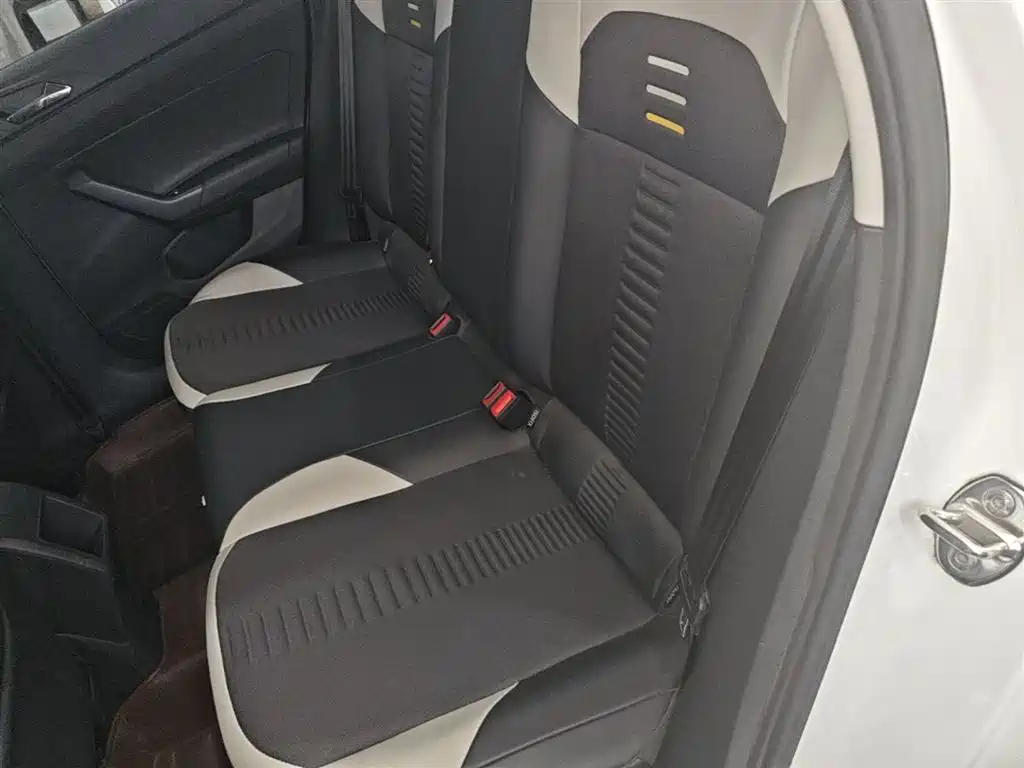 Volkswagen Polo 2019 Plus 1.5L Automatic Colorful Tech Edition фото 17